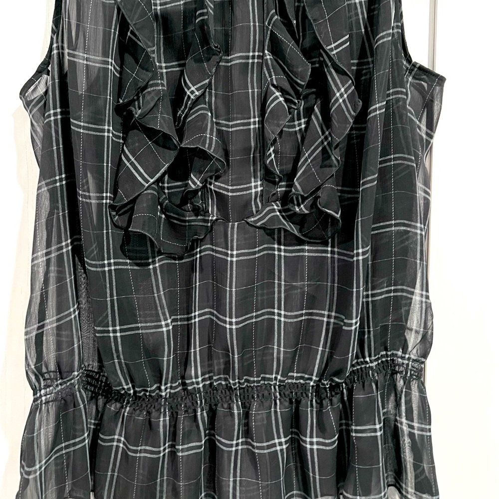 Lane Bryant SZ 16 black with white squares blouse, with frill detail on front